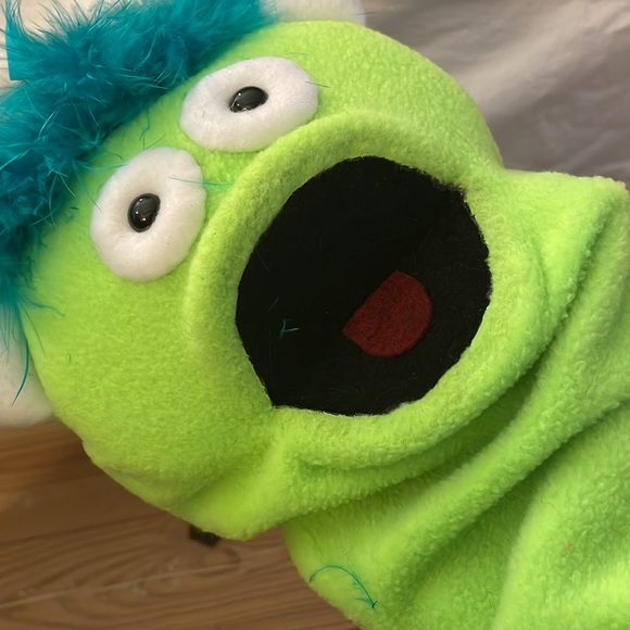 Weird Greeny Hand Puppet NWOT - Picture 2 of 14